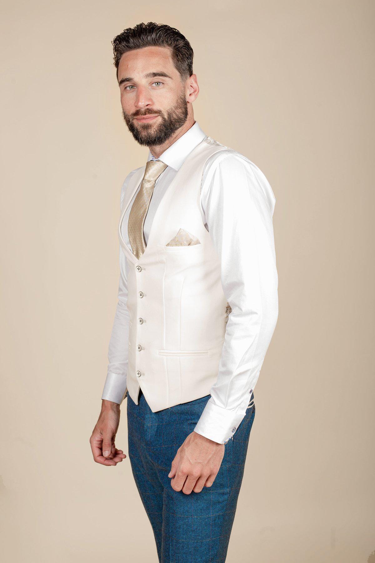 ceehuteey Fashionable Men's 3 Pieces Notch Lapel Double BreastedWedding Tuxedos(Blazer+Vest+Pant)