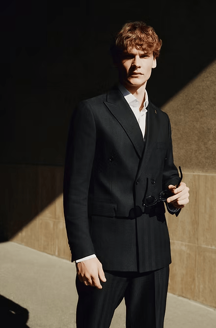 ceehuteey Men's 2 Pieces Flat Tencel stylish Black Peak lapel Double Breasted Suit (Blazer+Pants)