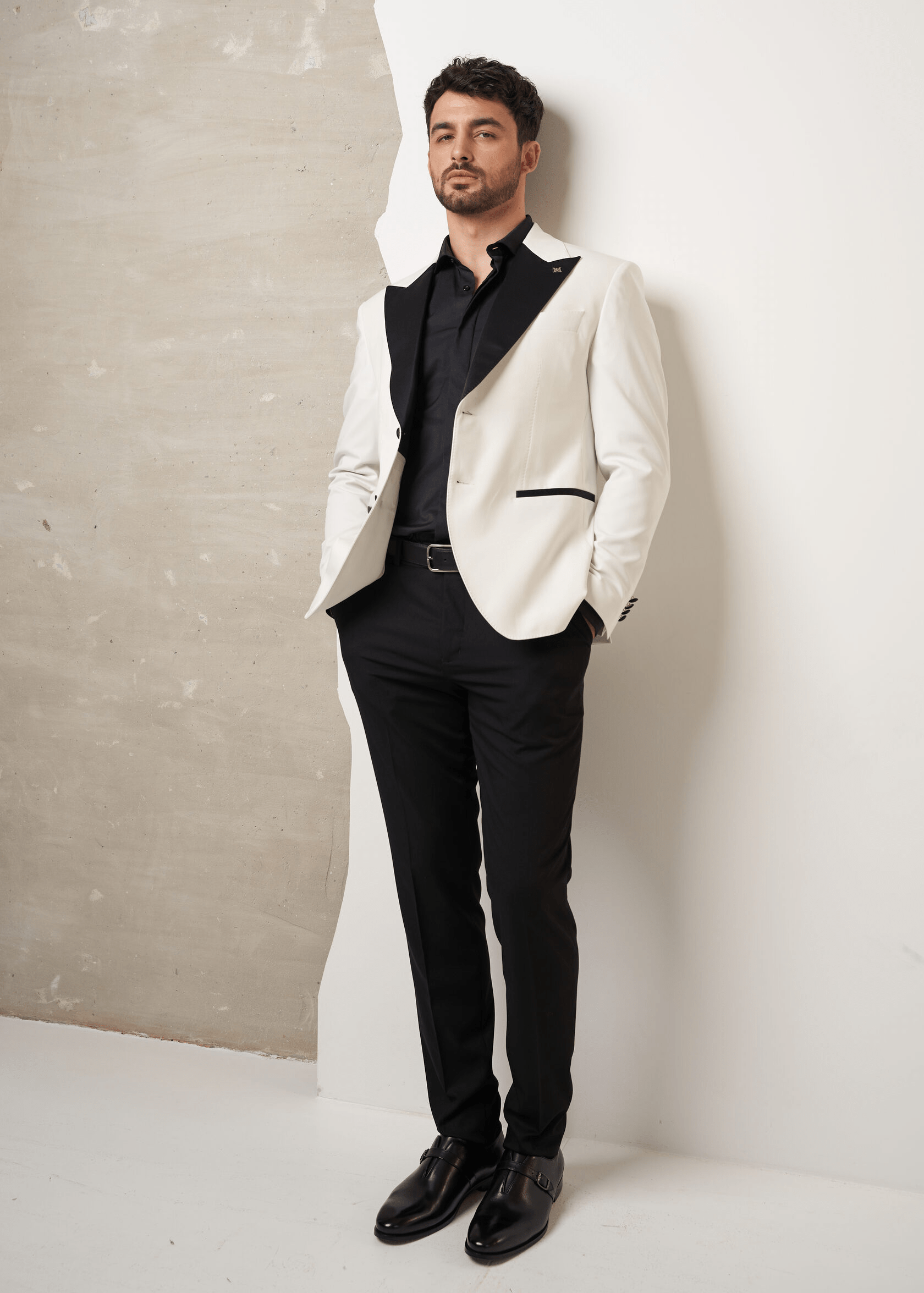ceehuteey Men's 2 Pieces Handsome Fashion Peak lapel Tuxedos Mens Suit For Wedding Party (Blazer+Pants)