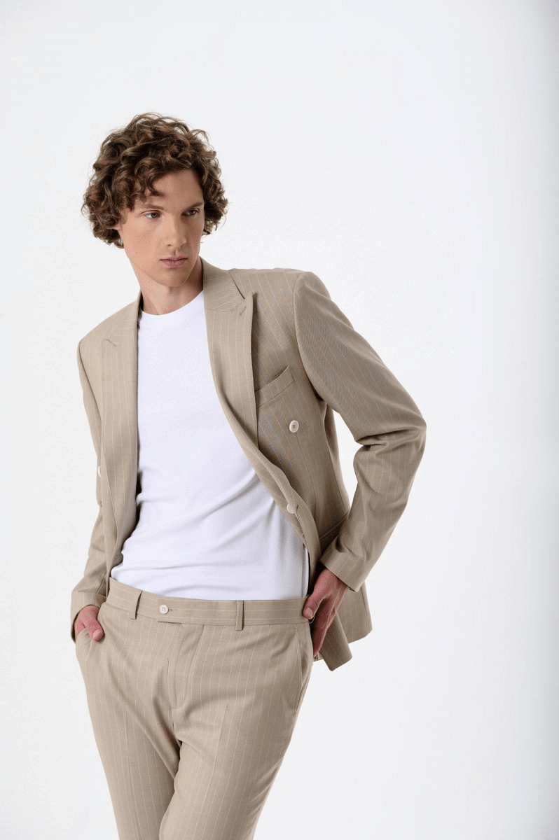 ceehuteey Men's 2 Pieces vertical striped stylish double-breasted multi-scene suit (Blazer+Pants)