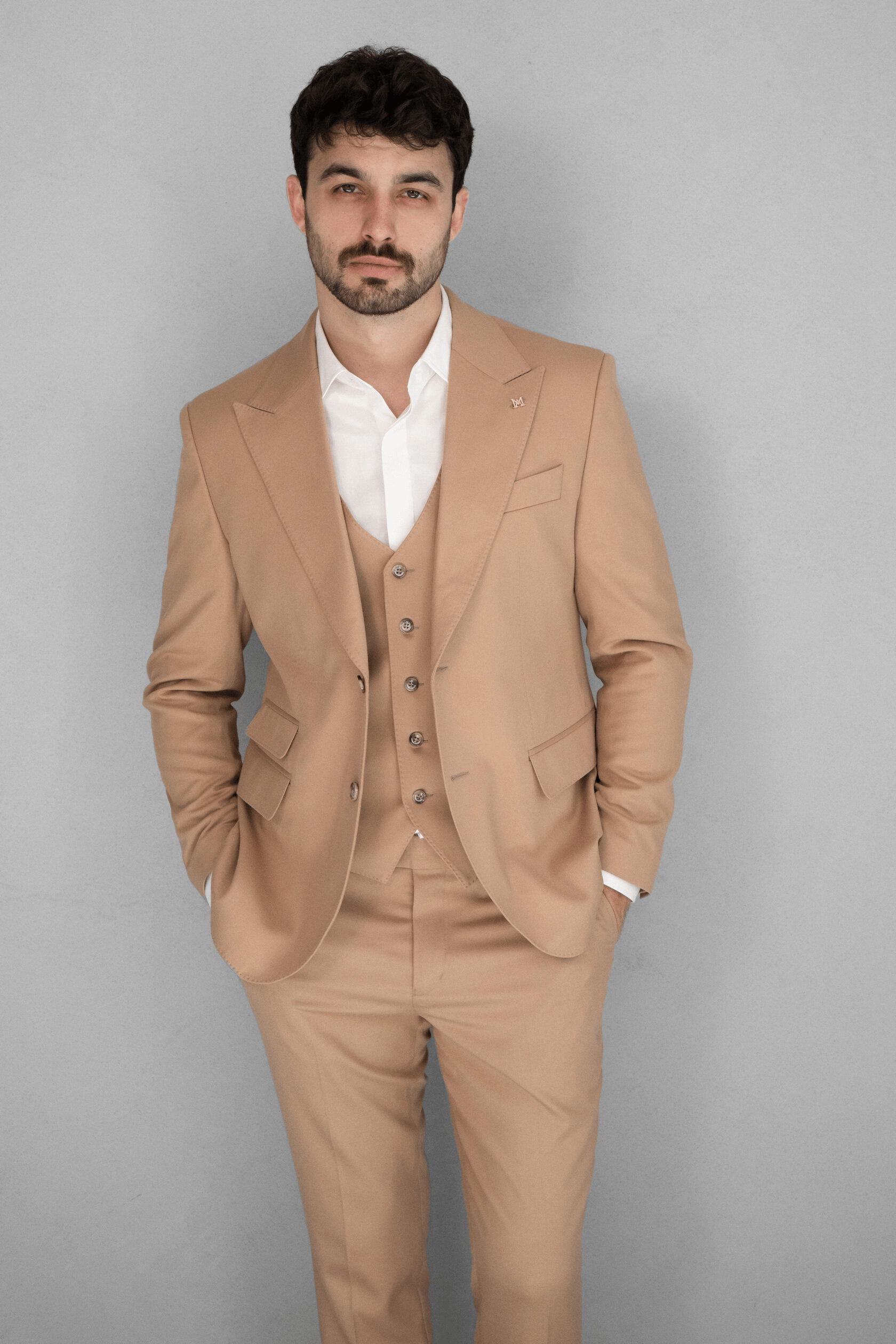 ceehuteey Men's 3-Pieces Fashion Classic Design Peak lapel Regular Fit Mens Suit (Blazer+vest+Pants)