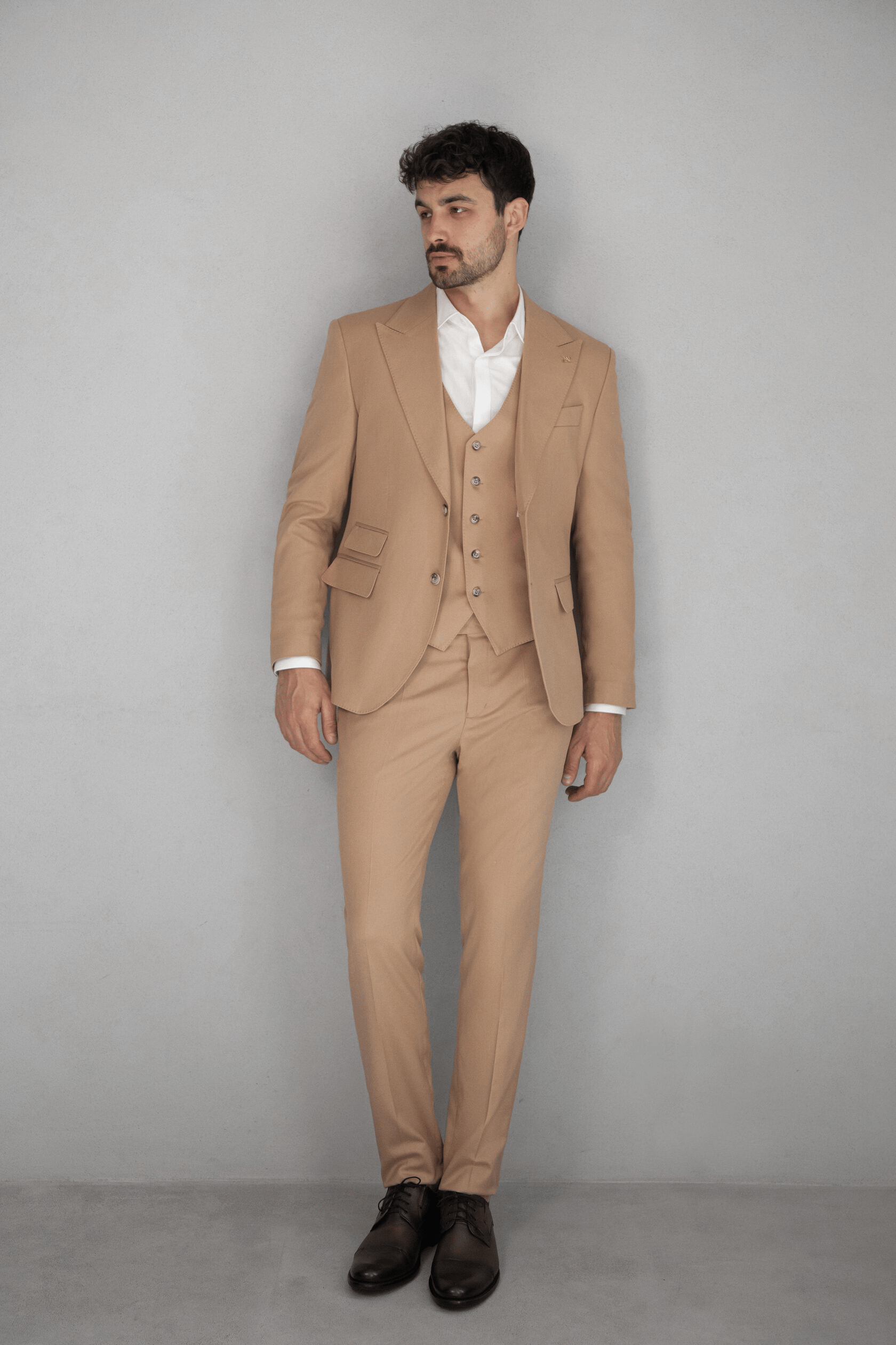 ceehuteey Men's 3-Pieces Fashion Classic Design Peak lapel Regular Fit Mens Suit (Blazer+vest+Pants)