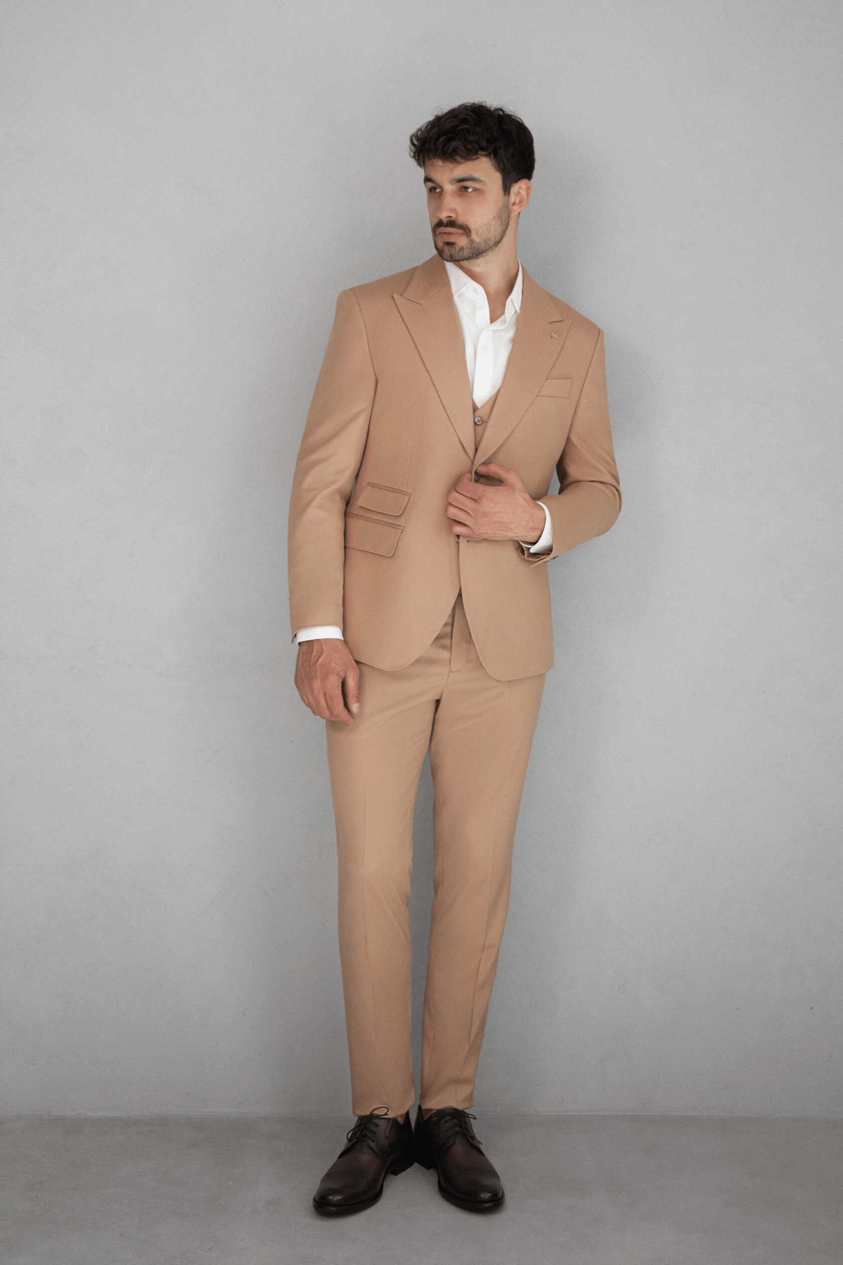 ceehuteey Men's 3-Pieces Fashion Classic Design Peak lapel Regular Fit Mens Suit (Blazer+vest+Pants)