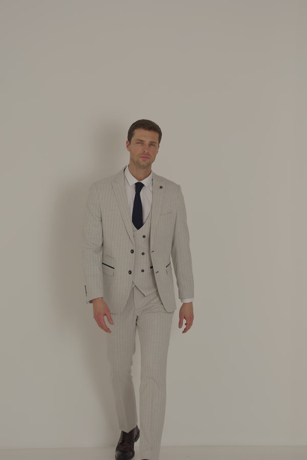 ceehuteey Men's 3 Pieces Fashion Formal vertical striped stylish multi-scene suit (Blazer+vest+Pants)