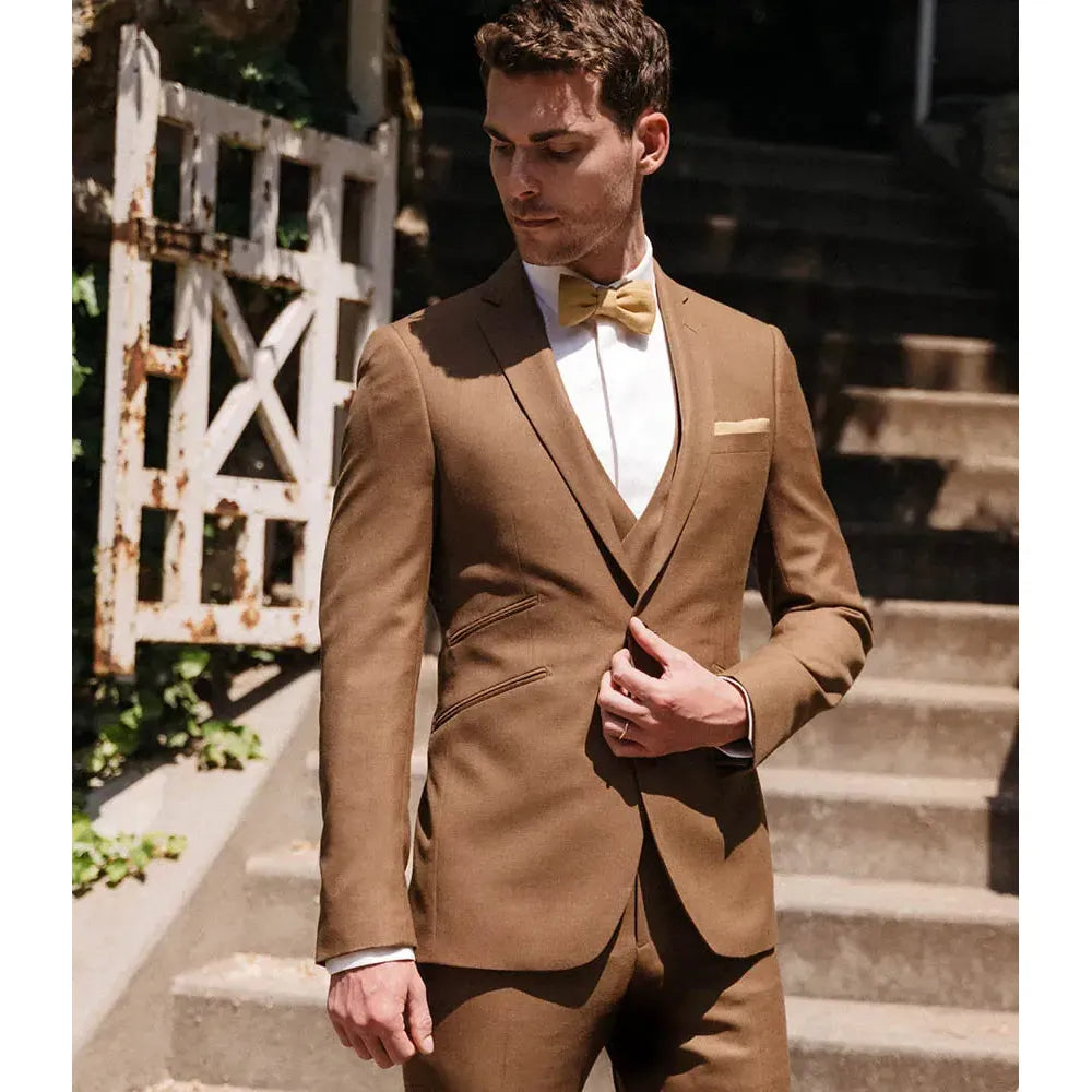 ceehuteey Men's 3 Pieces Notch Lapel Double Breasted Fashionable Wedding Tuxedos (Blazer+Vest+Pant)