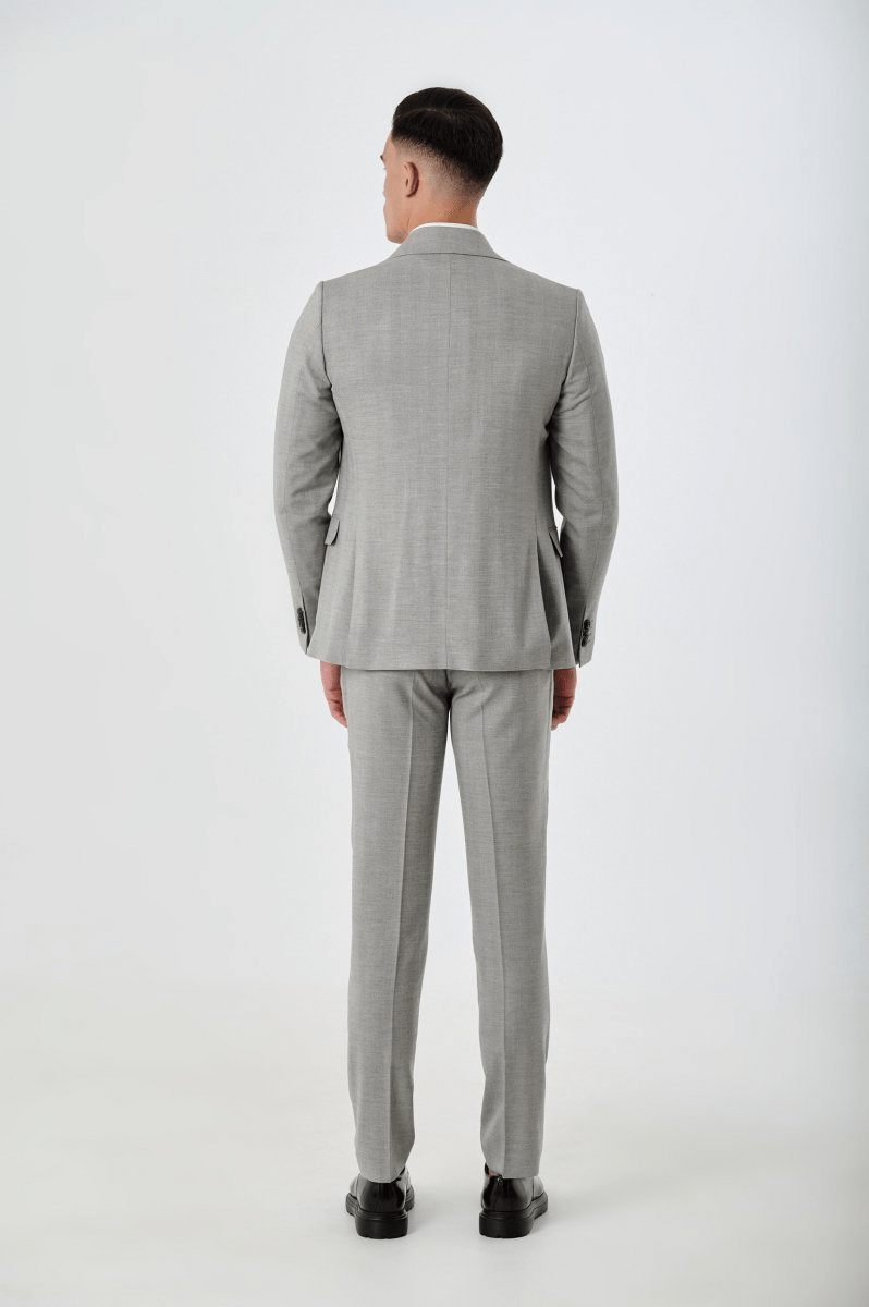 ceehuteey Men's 3 Pieces Peak lapel Formal Business Fashion Suits (Blazer+vest+Pants)