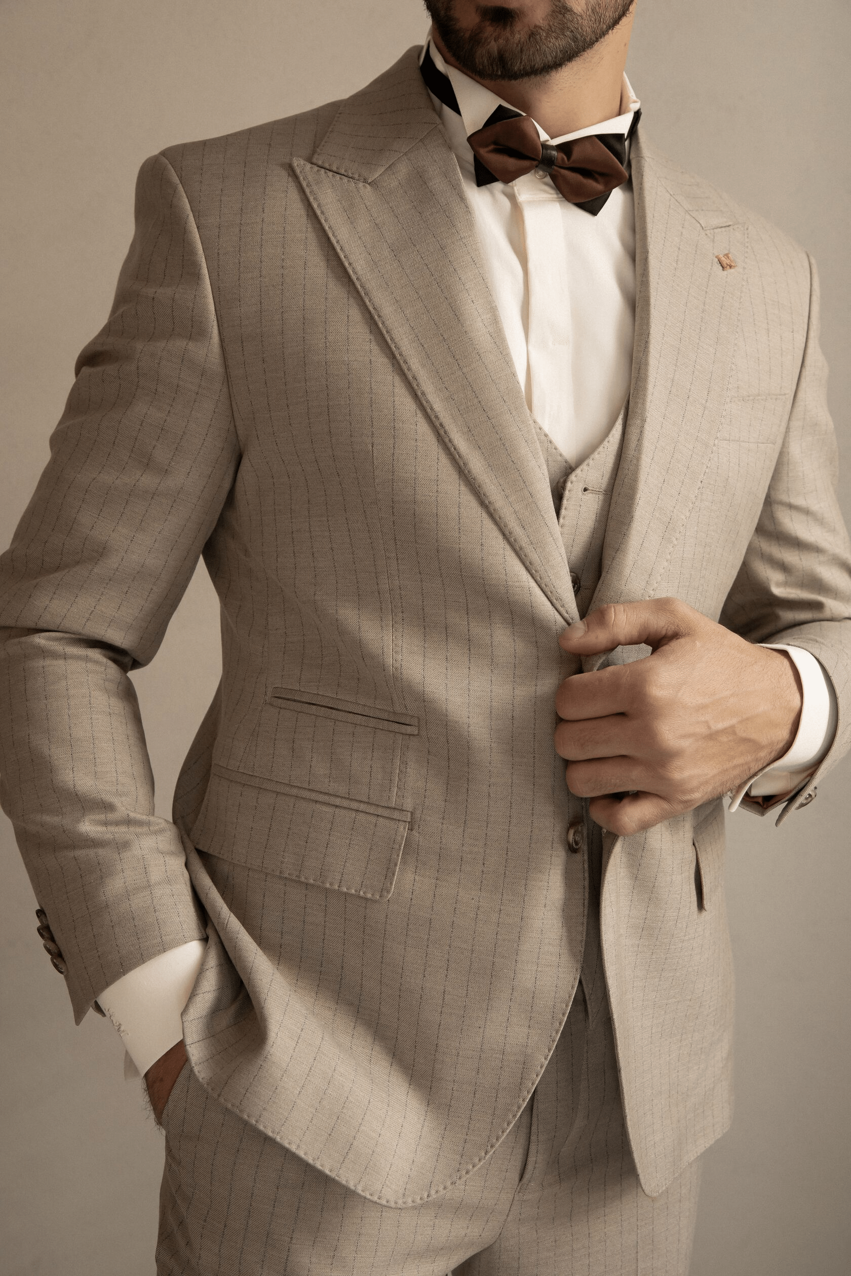 ceehuteey Men's 3 Pieces vertical striped dress suit Tuxedos For Wedding Groomsmen (Blazer+vest+Pants)