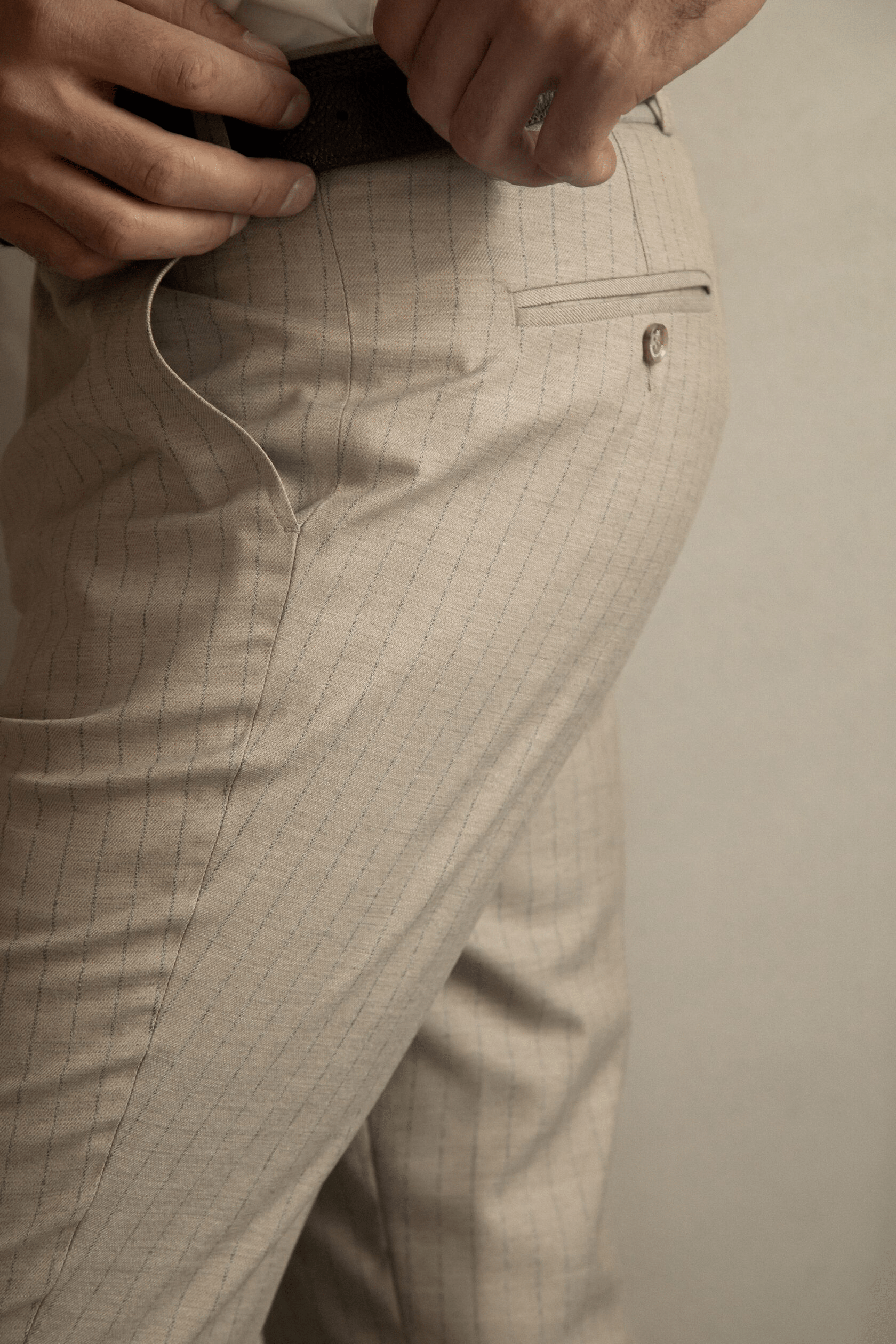 ceehuteey Men's 3 Pieces vertical striped dress suit Tuxedos For Wedding Groomsmen (Blazer+vest+Pants)