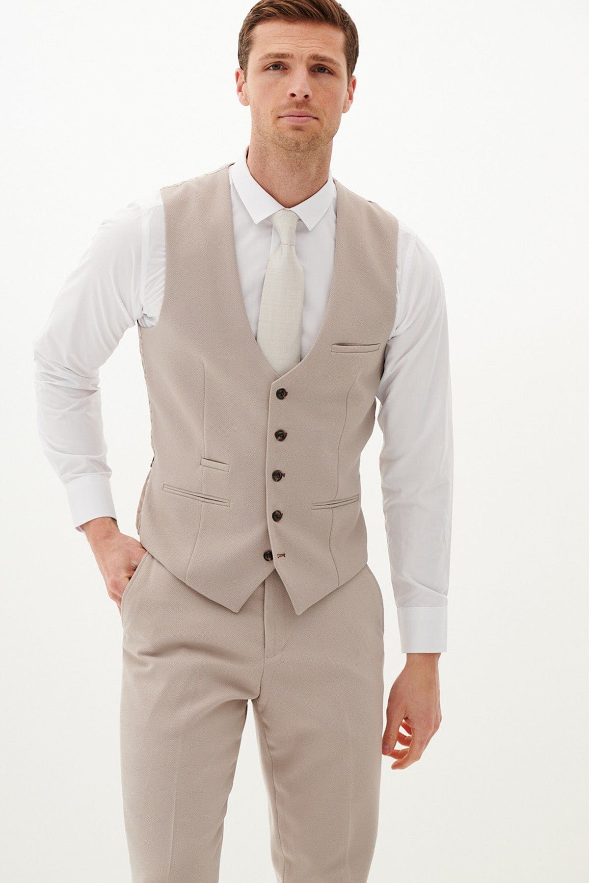 ceehuteey Men's Classic Fashion three-piece Suit in Beige Signature Fashion Notch Lapel Multiple Occasions Tuxedos For Wedding (Blazer+vest+Pants)