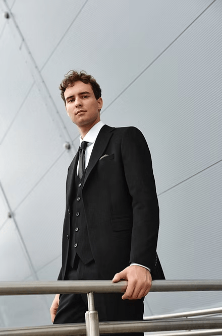 ceehuteey Men's classic three-piece suit in black Signature Fashion Notch Lapel Business Multiple Occasions Suit (Blazer+vest+Pants)
