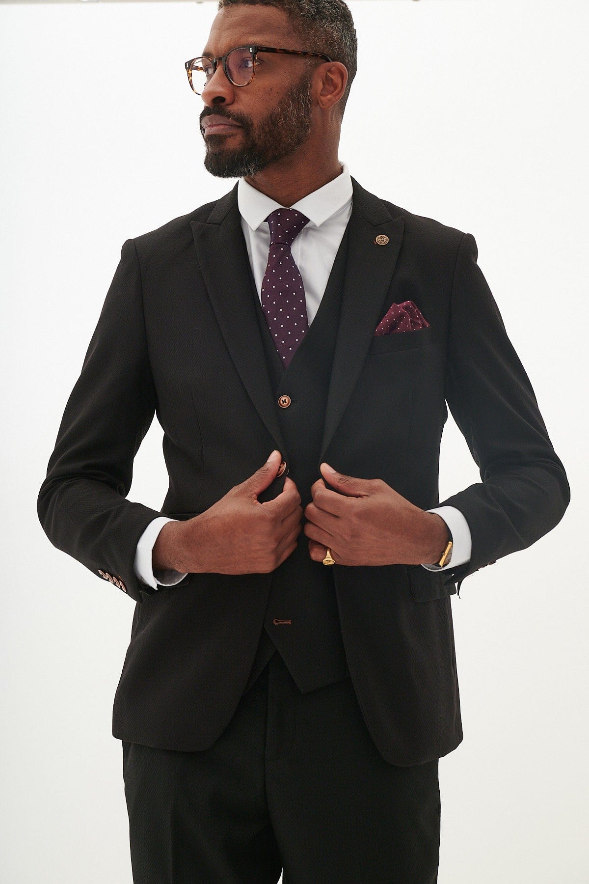 ceehuteey Men's Fashion three-piece Black Suit in Signature Peak lapel Business Tuxedos(Blazer+vest+Pants)