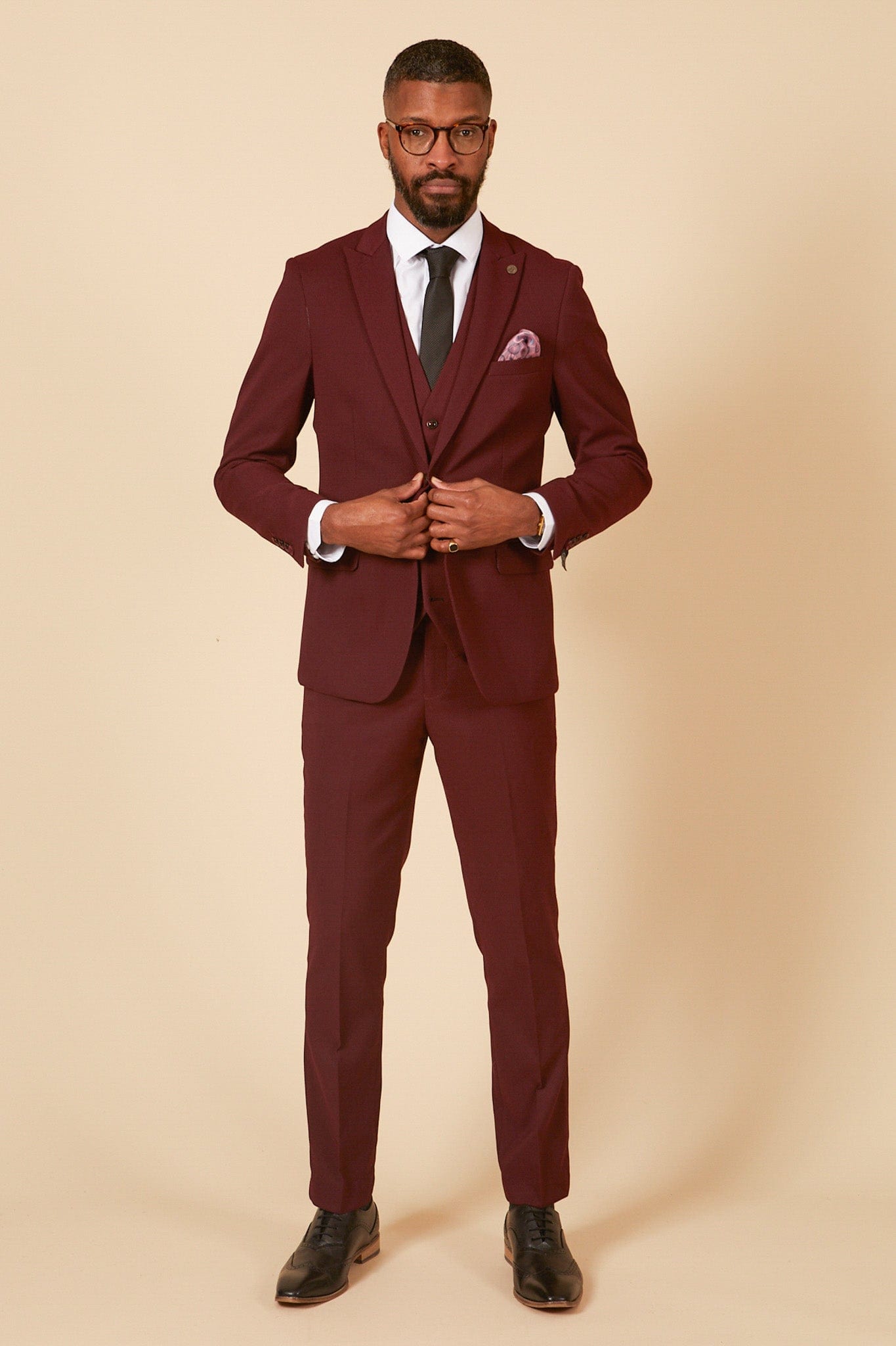 ceehuteey Men's Fashion three-piece Burgundy Suit in Signature Peak lapel Business Tuxedos(Blazer+vest+Pants)