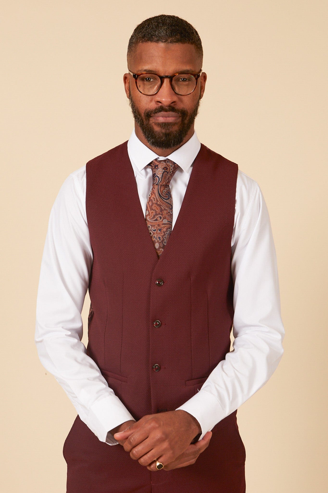 ceehuteey Men's Fashion three-piece Burgundy Suit in Signature Peak lapel Business Tuxedos(Blazer+vest+Pants)