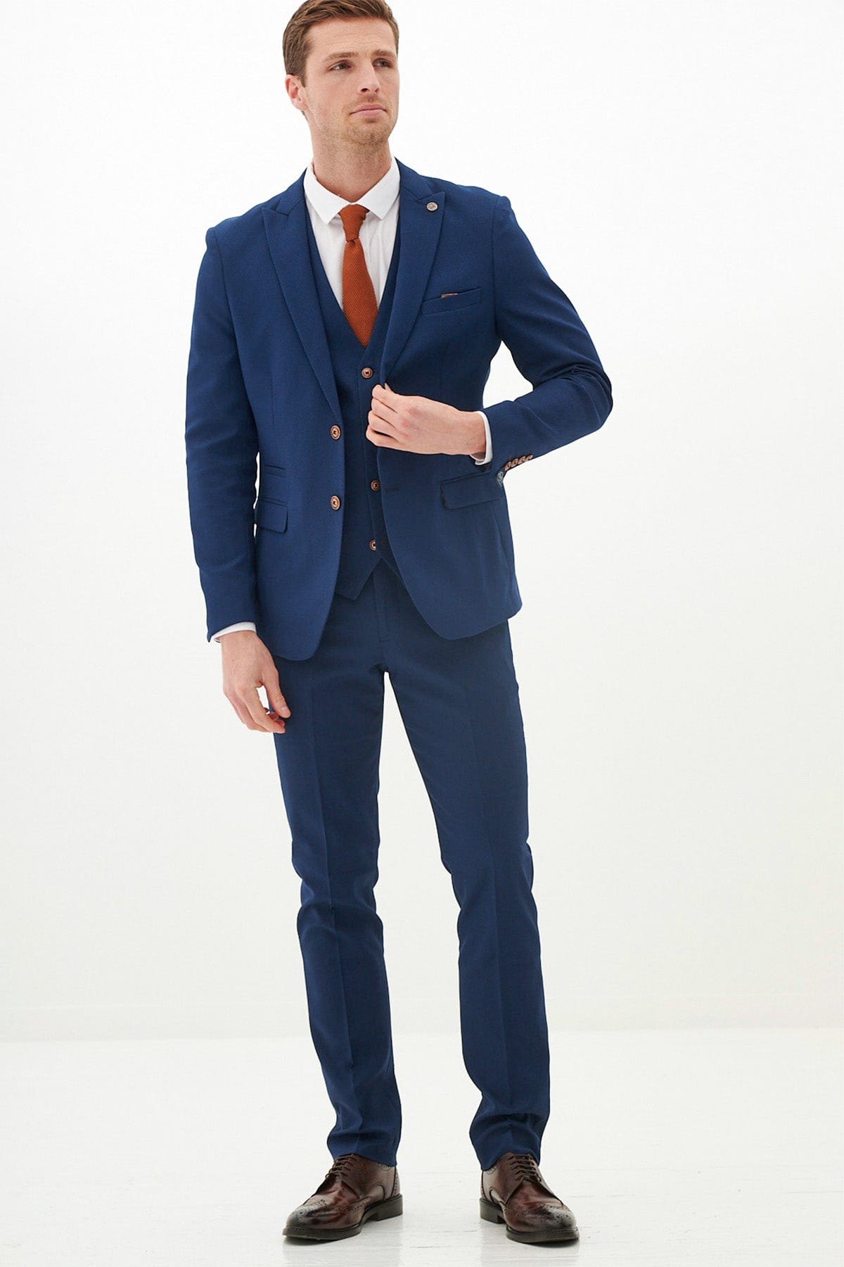 ceehuteey Men's Fashion three-piece Navy Suit in Signature Peak lapel Business Tuxedos(Blazer+vest+Pants) (Copy)