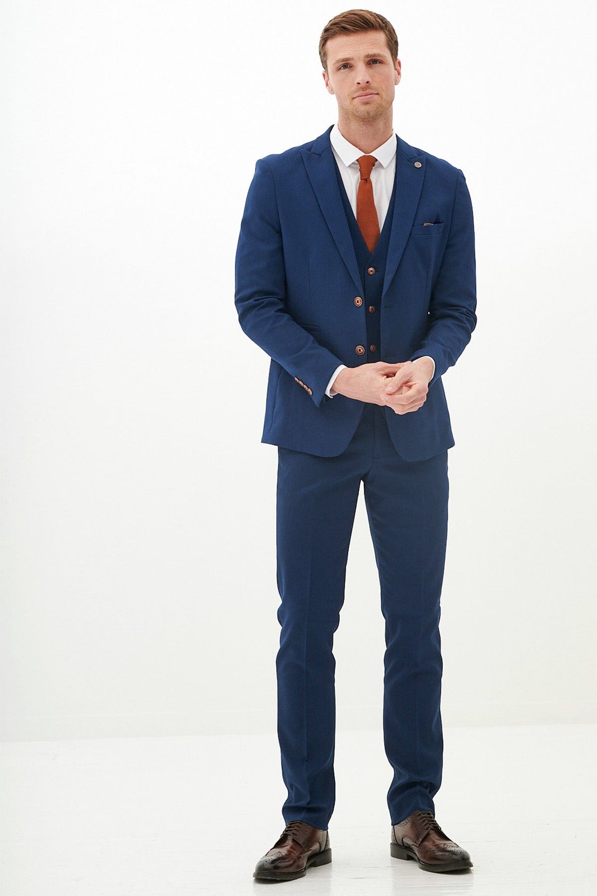 ceehuteey Men's Fashion three-piece Navy Suit in Signature Peak lapel Business Tuxedos(Blazer+vest+Pants) (Copy)