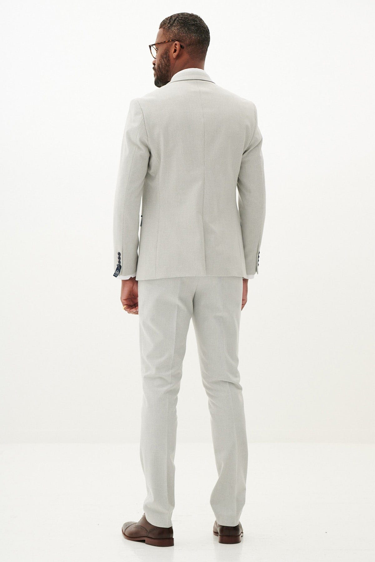ceehuteey Men's Fashion three-piece White Plaid Suit in Signature Peak lapel Business Tuxedos(Blazer+vest+Pants)