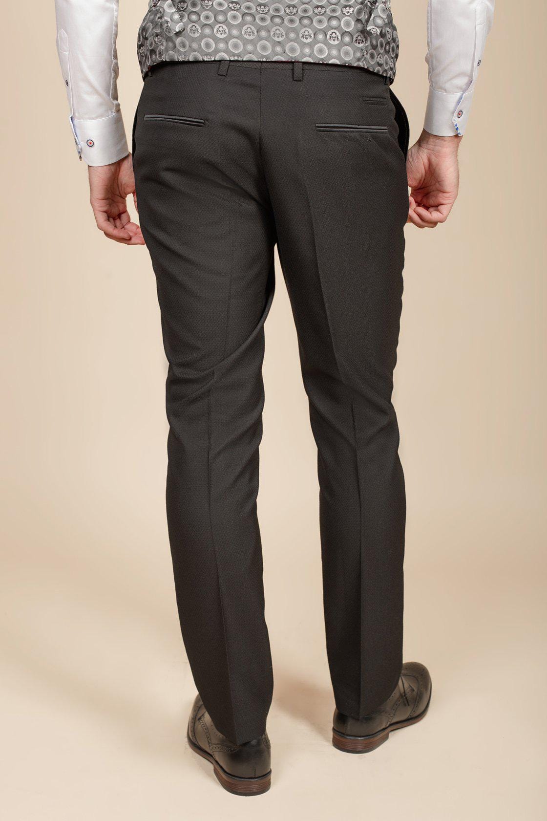 ceehuteey Men's Fashion two-piece Suit in Black Peak Lapel Multiple Occasions Tuxedos For Wedding (Blazer+Pants)