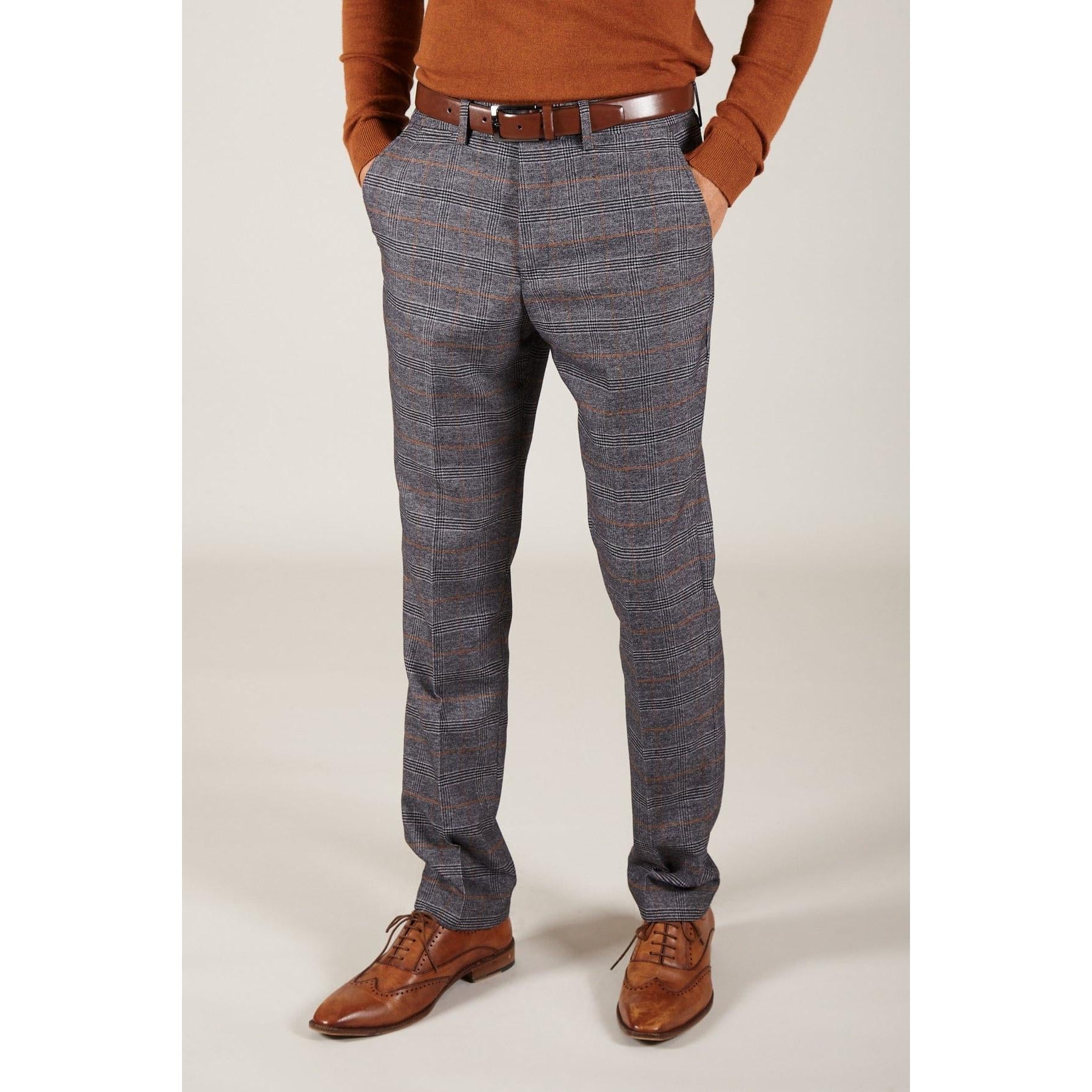 ceehuteey Fashionable Men's 3 piece Plaid Notch Lapel Double Breasted British style Multiple Occasions suits (Blazer+vest+Pants)