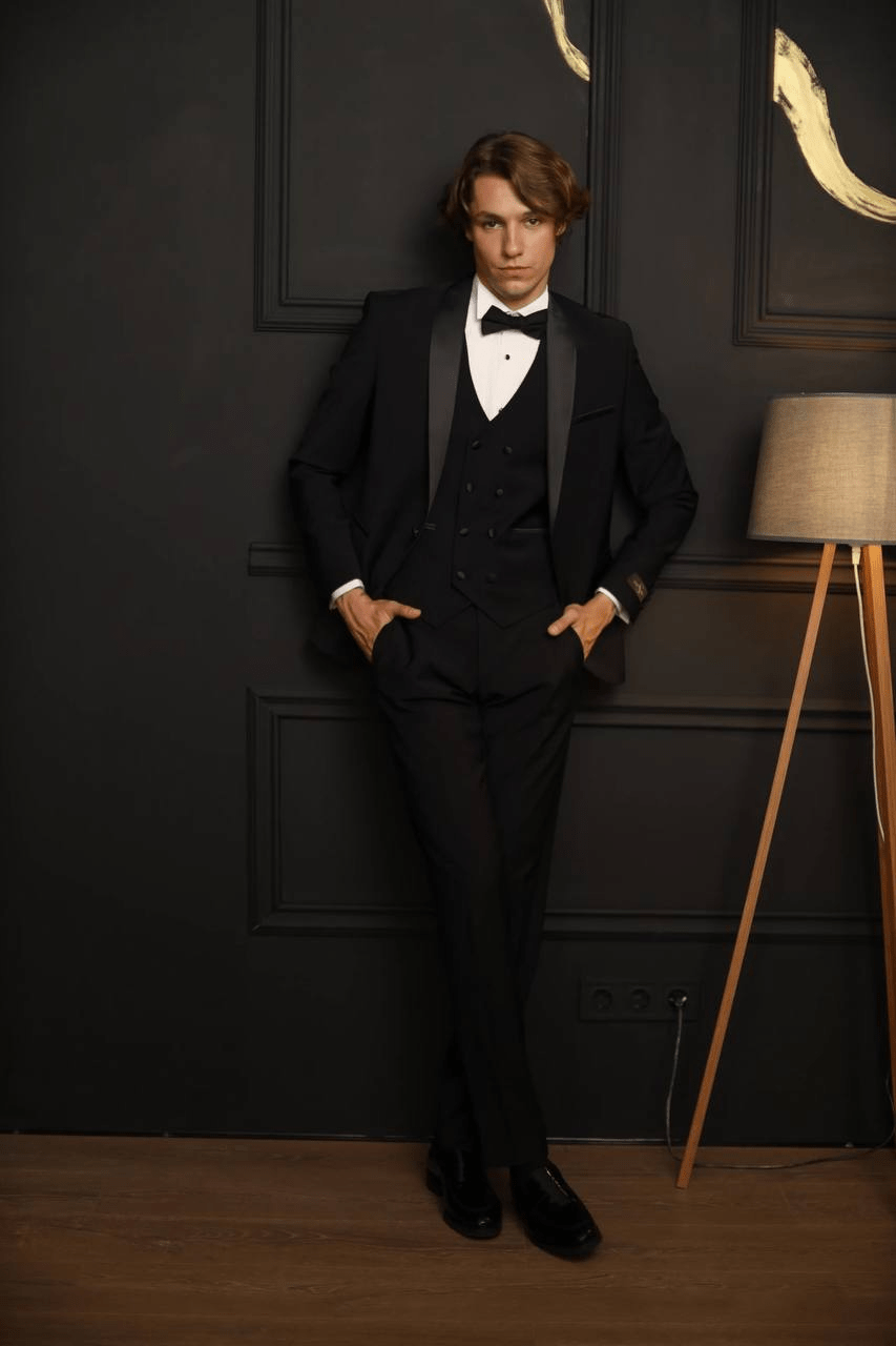 ceehuteey Men's 3 Pieces Fashion Formal Classic Design Tuxedos For Wedding Groomsmen (Blazer+vest+Pants)