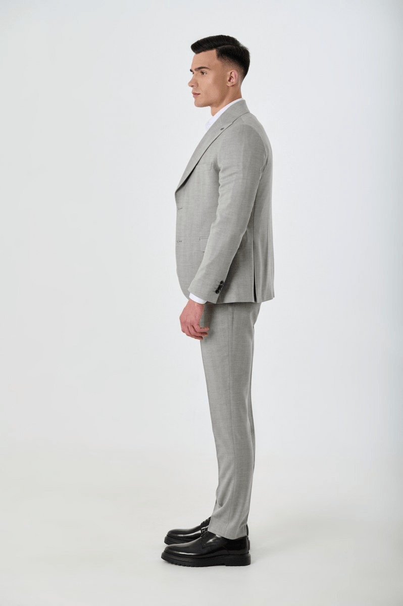 ceehuteey Men's 3 Pieces Peak lapel Formal Business Fashion Suits (Blazer+vest+Pants)