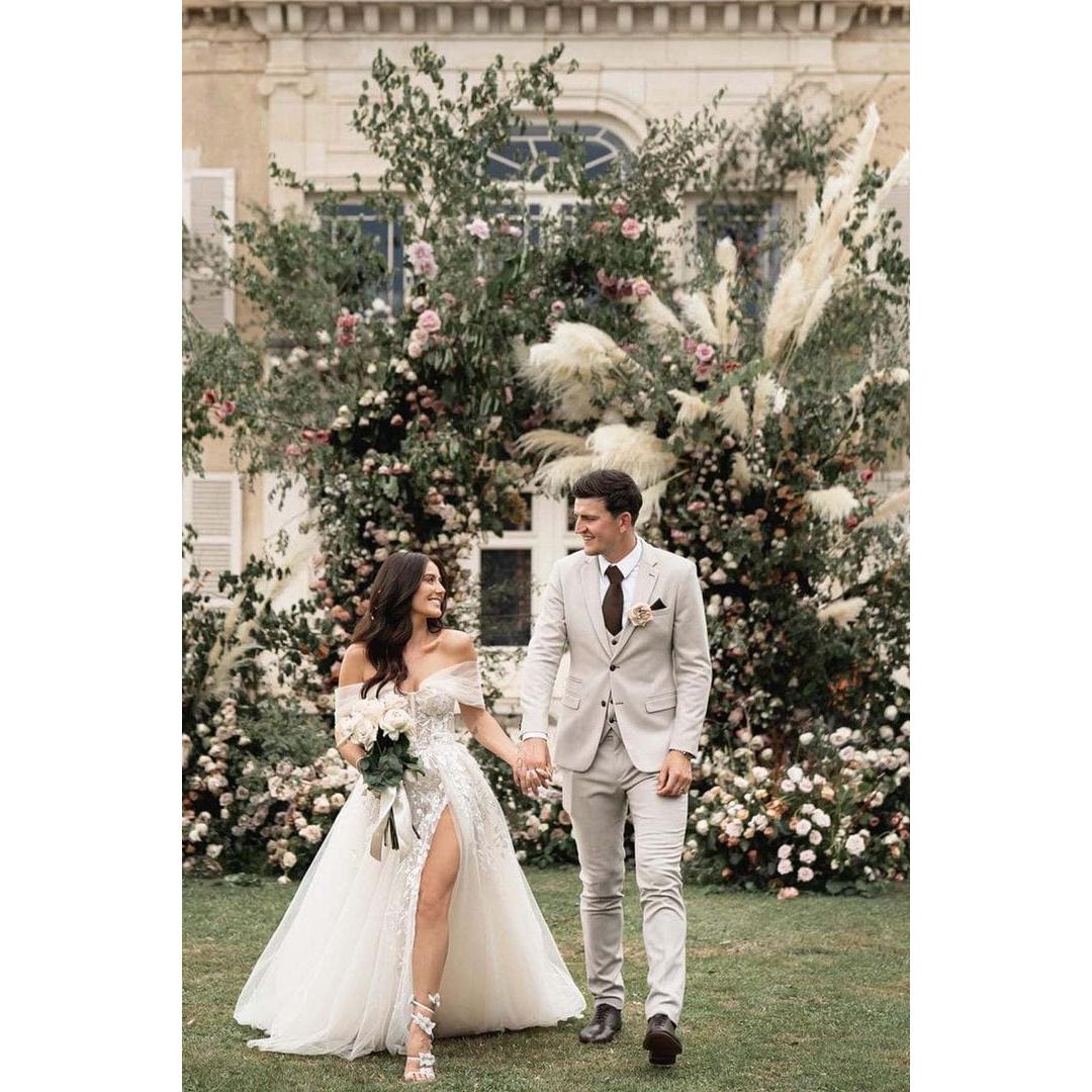 ceehuteey Men's Classic Fashion three-piece Suit in Beige Signature Fashion Notch Lapel Multiple Occasions Tuxedos For Wedding (Blazer+vest+Pants)