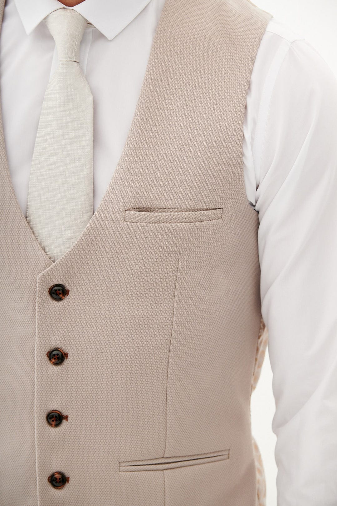 ceehuteey Men's Classic Fashion three-piece Suit in Beige Signature Fashion Notch Lapel Multiple Occasions Tuxedos For Wedding (Blazer+vest+Pants)