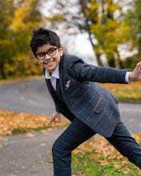 ceehuteey Men's Fashion 3 piece Plaid Blue Peak Lapel Double Breasted Multiple Occasions suit (Blazer+vest+Pants)