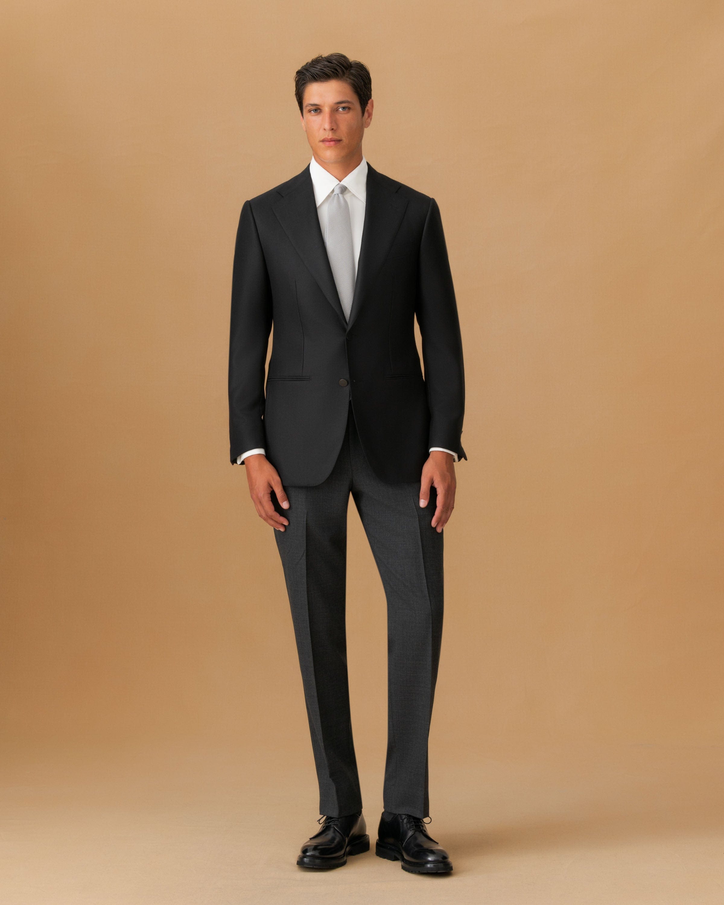 ceehuteey Men's Fashion Bussiness two-piece Suit in Black Peak Lapel Multiple Occasions Tuxedos  (Blazer+Pants)