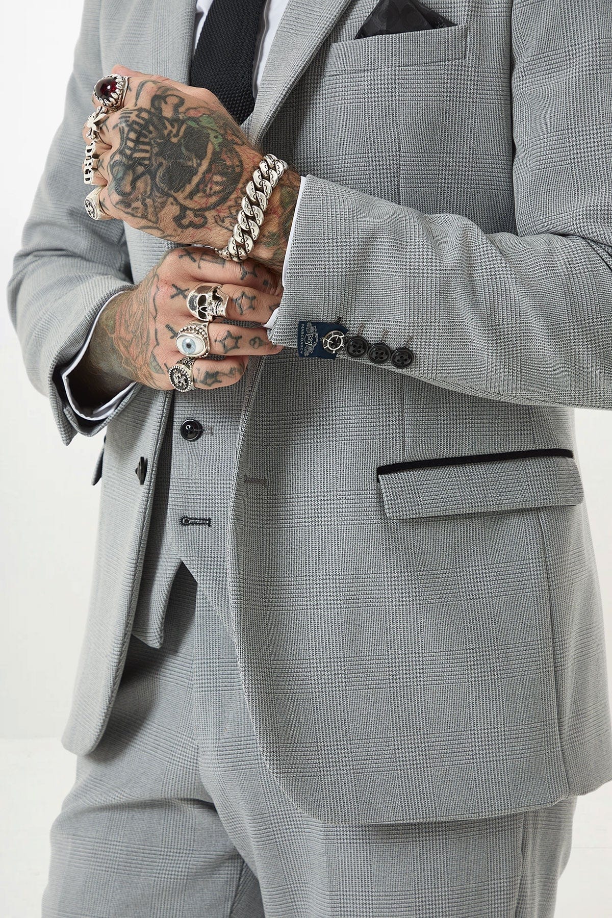 ceehuteey Men's Fashion three-piece Grey Plaid Suit in Signature Peak lapel Business Tuxedos(Blazer+vest+Pants)