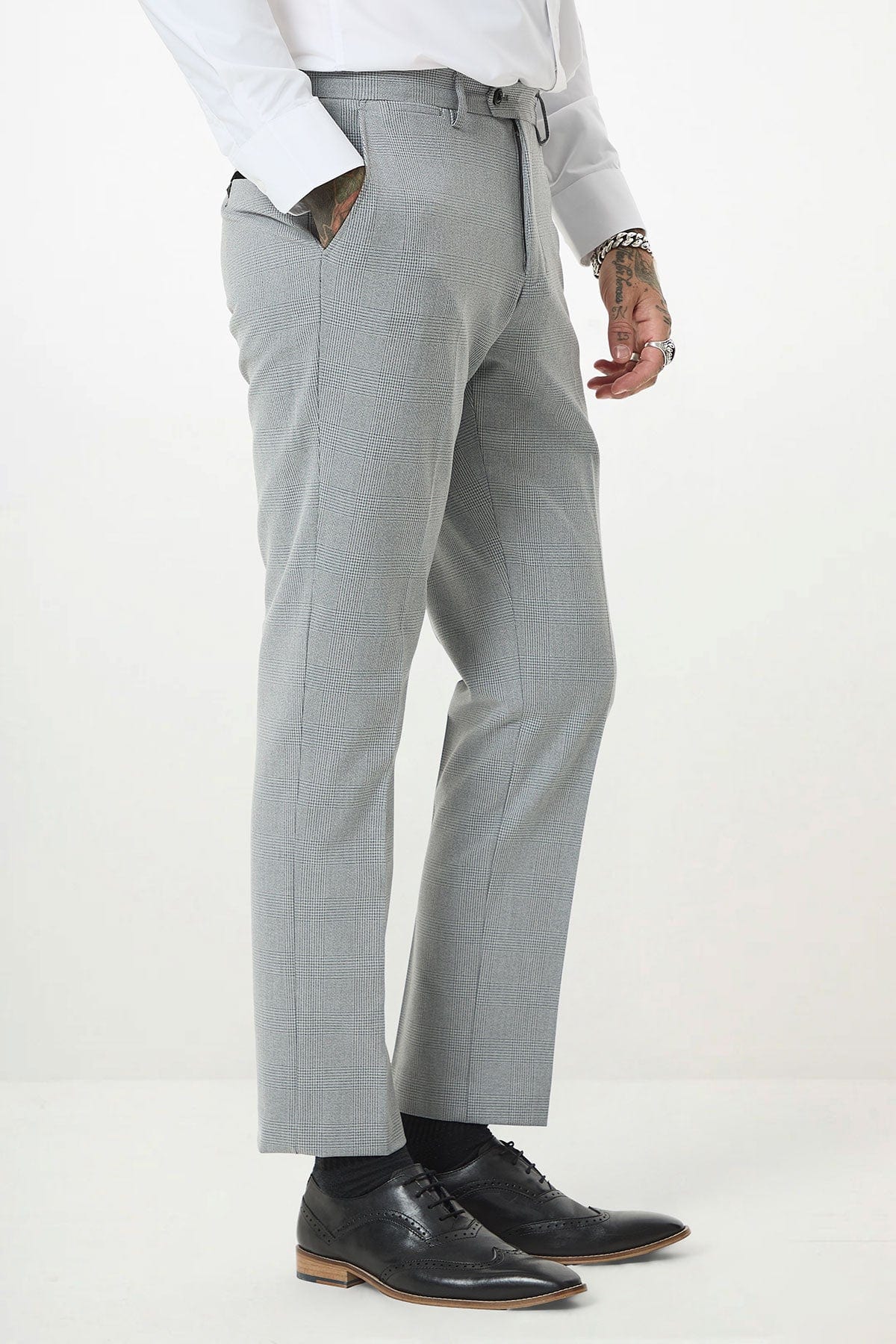ceehuteey Men's Fashion three-piece Grey Plaid Suit in Signature Peak lapel Business Tuxedos(Blazer+vest+Pants)
