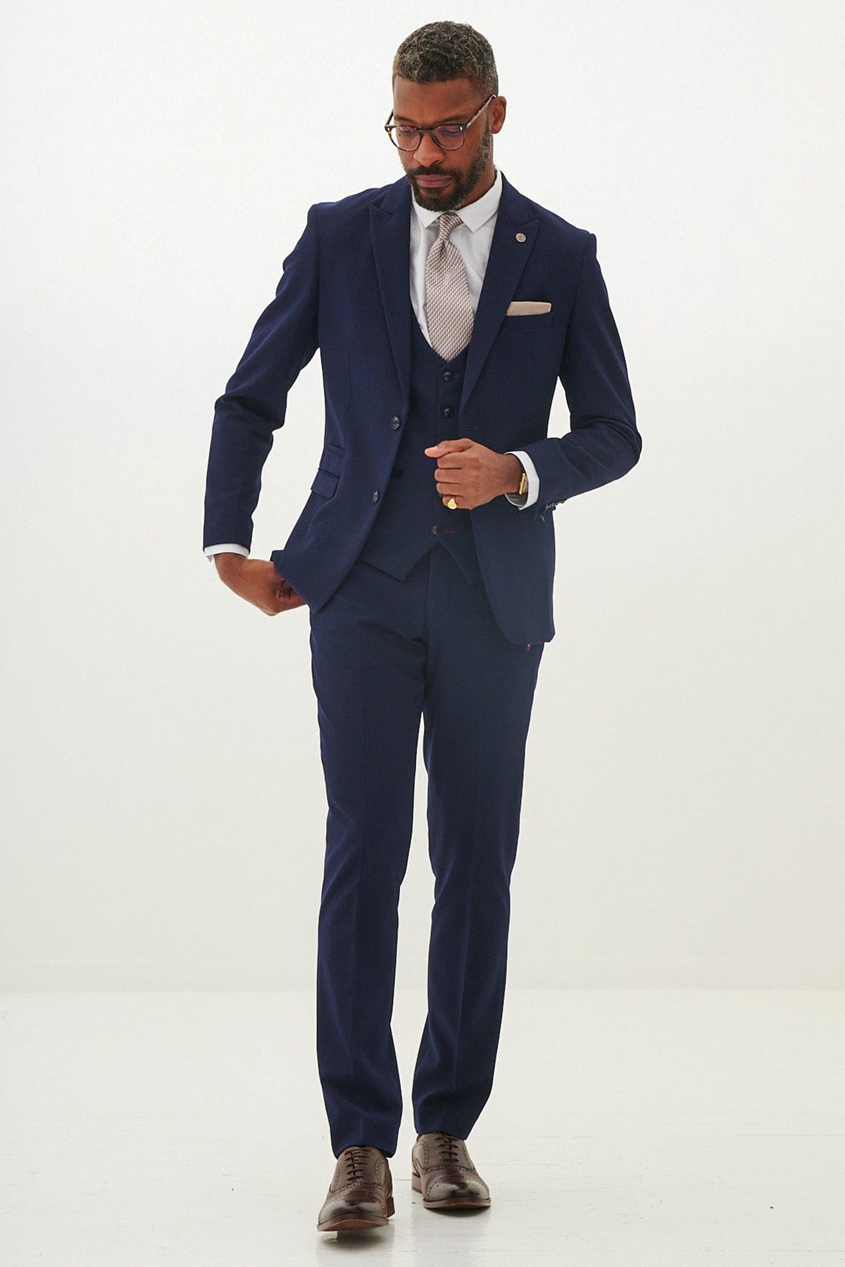 ceehuteey Men's Fashion three-piece Navy Suit in Signature Peak lapel Business Tuxedos(Blazer+vest+Pants)