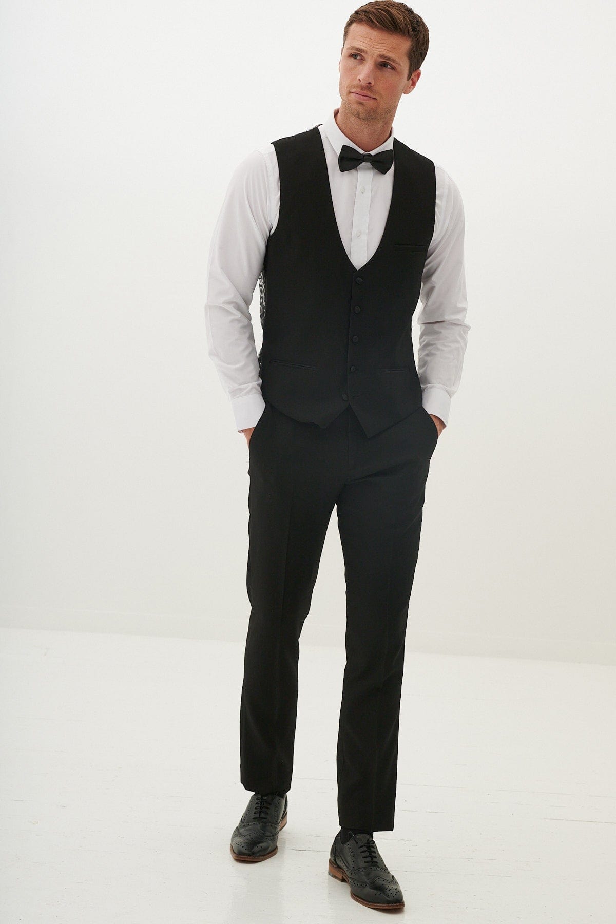 ceehuteey Men's Fashion three-piece Suit in Black Signature Peak Lapel Multiple Occasions Tuxedos For Wedding (Blazer+vest+Pants)