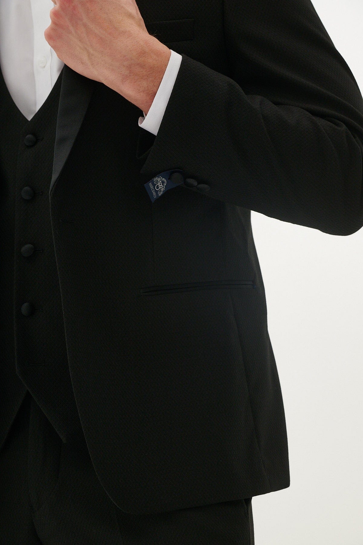 ceehuteey Men's Fashion three-piece Suit in Black Signature Peak Lapel Multiple Occasions Tuxedos For Wedding (Blazer+vest+Pants)