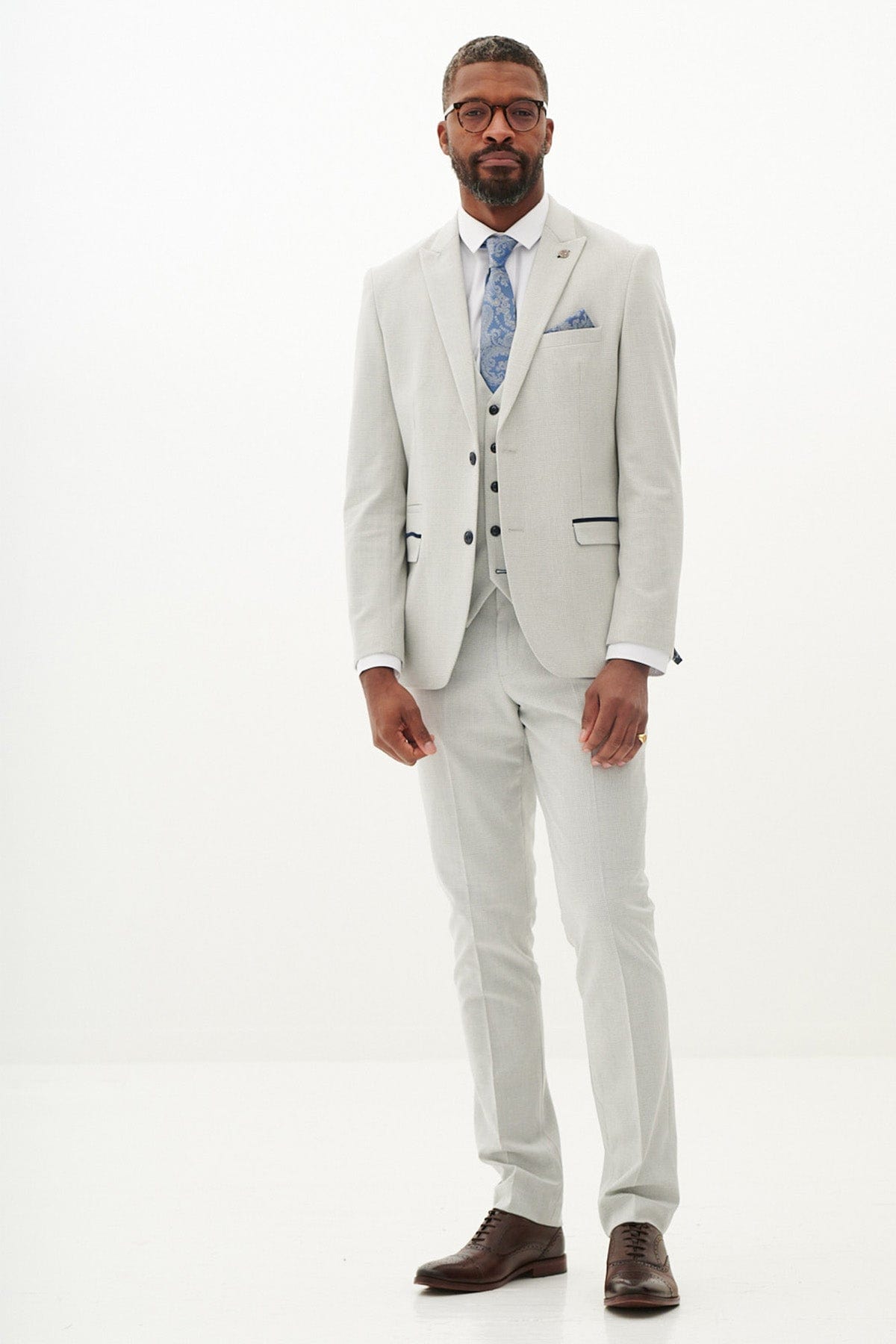 ceehuteey Men's Fashion three-piece White Plaid Suit in Signature Peak lapel Business Tuxedos(Blazer+vest+Pants)
