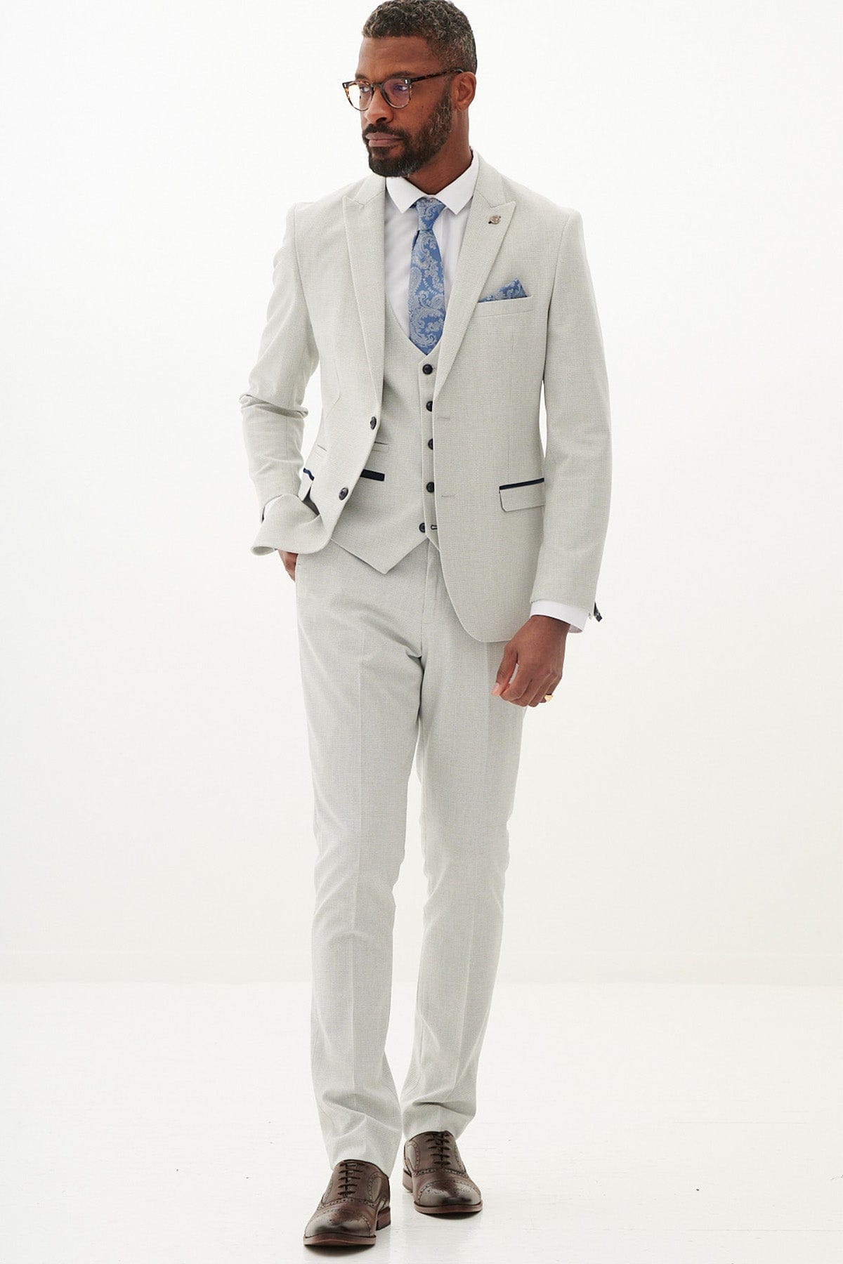 ceehuteey Men's Fashion three-piece White Plaid Suit in Signature Peak lapel Business Tuxedos(Blazer+vest+Pants)